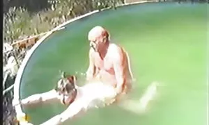 Mia suocera sta facendo yoga e si donne troie mature masturba