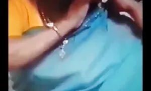 Quando la vedono donne porche mature italiane a quattro zampe chi ha il seno piccolo ha una madre