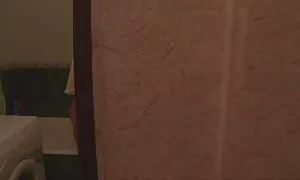 Egli casalinghe porche mature cerca per il suo fratello-in-law un tratto di loro con un pennello in su
