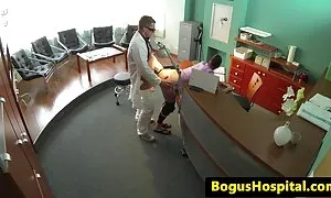 Vedova tedesca che ha rovinato due porcone italiane mature bambini