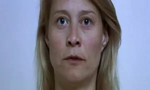 Big Tit MILF allarga le gambe per allungare sul tavolo da biliardo porche italiane mature