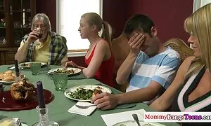 Condividi i porche tettone mature tuoi migliori amici flirtare con voi